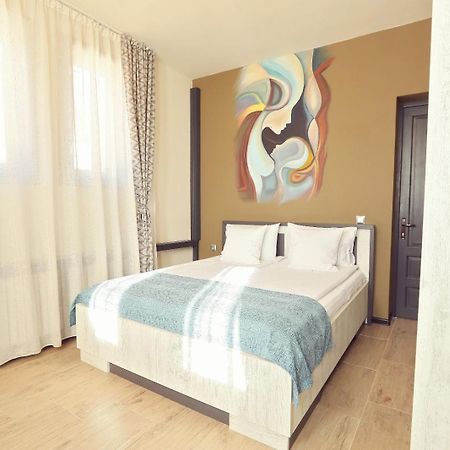 Dezire Guesthouse Baile 1 Mai Εξωτερικό φωτογραφία