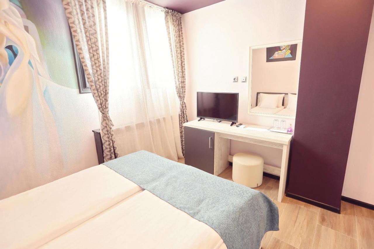 Dezire Guesthouse Baile 1 Mai Εξωτερικό φωτογραφία
