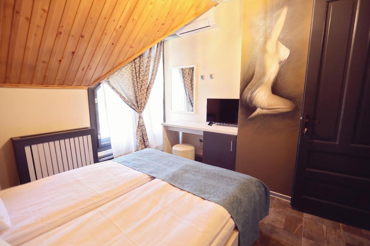 Dezire Guesthouse Baile 1 Mai Εξωτερικό φωτογραφία