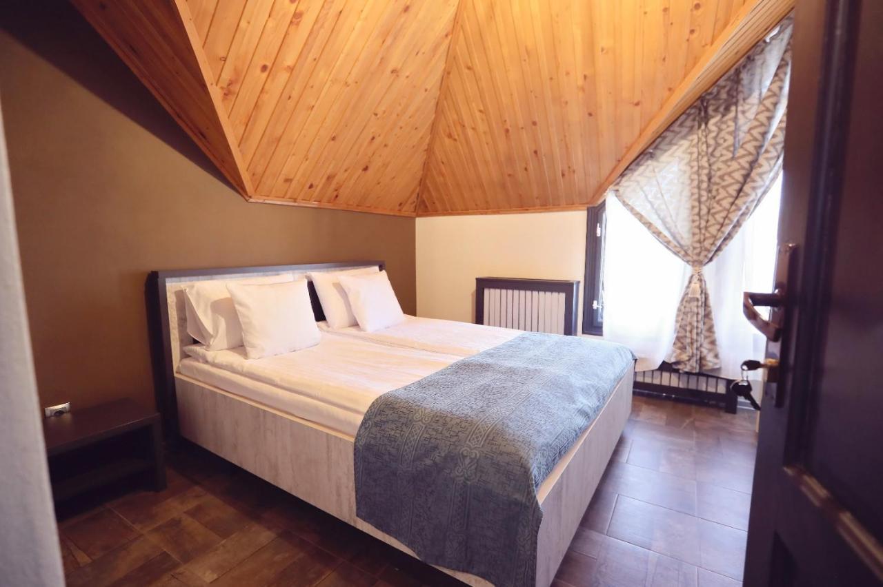 Dezire Guesthouse Baile 1 Mai Εξωτερικό φωτογραφία