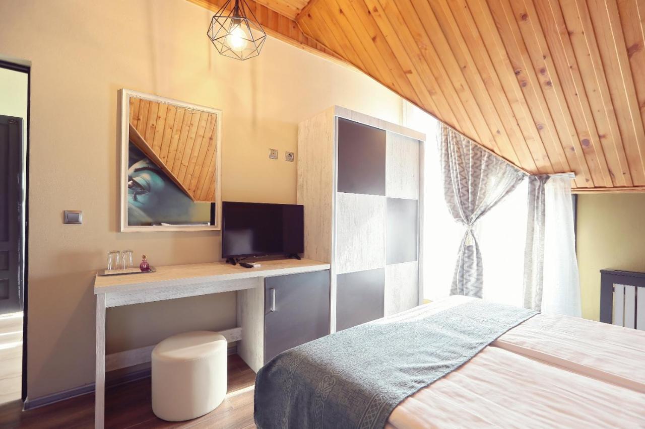 Dezire Guesthouse Baile 1 Mai Εξωτερικό φωτογραφία